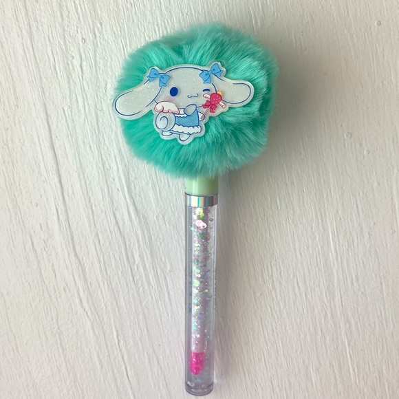 CINNAMON ROLL LIPGLOSS & POM - Picture 2 of 5